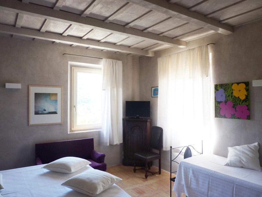 Tuttaterra Guest House Serra San Quirico Room photo